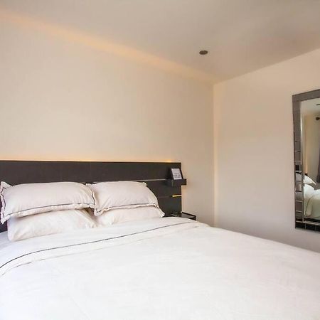 Three Bedroom House, Driveway, Bracknell Centre Esterno foto